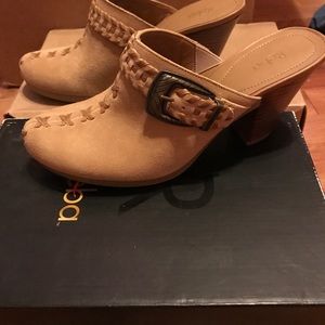 Reba size 8.5 tan suede clogs. Never worn